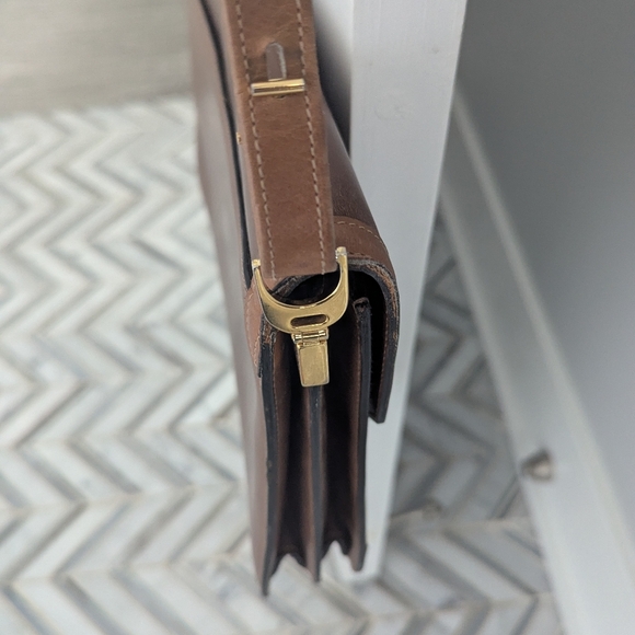 Vintage Brown Leather Envelope Purse. - Picture 7 of 9